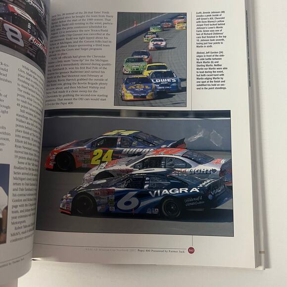2002 Vintage NASCAR Winston Cup Chronicle Book - Picture 4 of 5